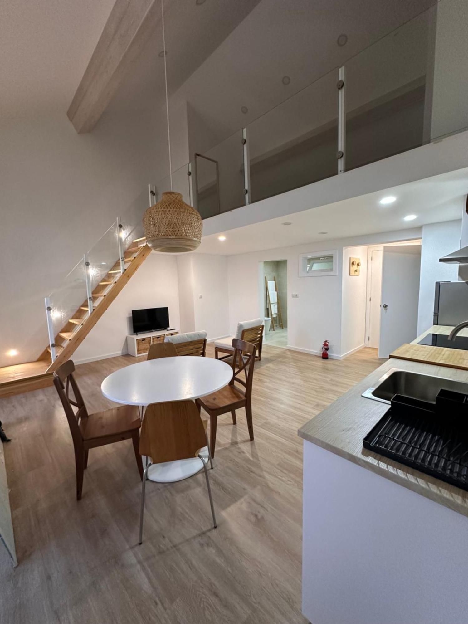 Uptown Apartment *