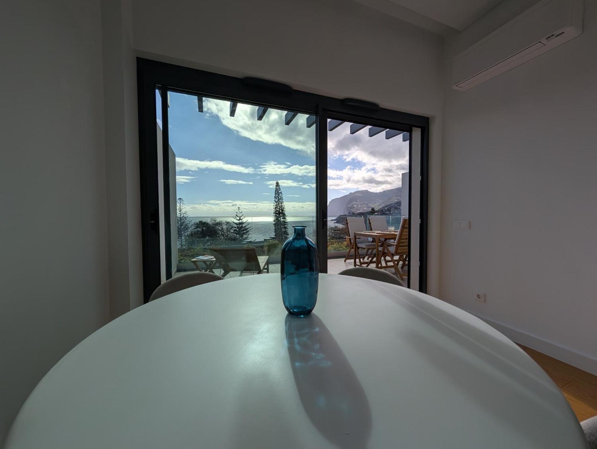 Breathtaking Oceanfront Living, Sunset Facing 3-bedroom Flat In Acqua Residences *