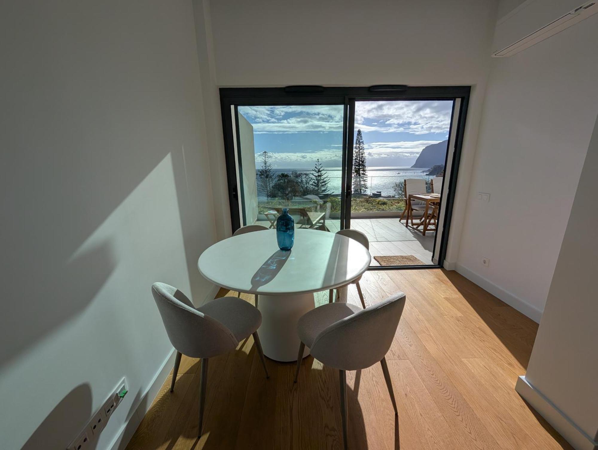 Breathtaking Oceanfront Living, Sunset Facing 3-bedroom Flat In Acqua Residences *