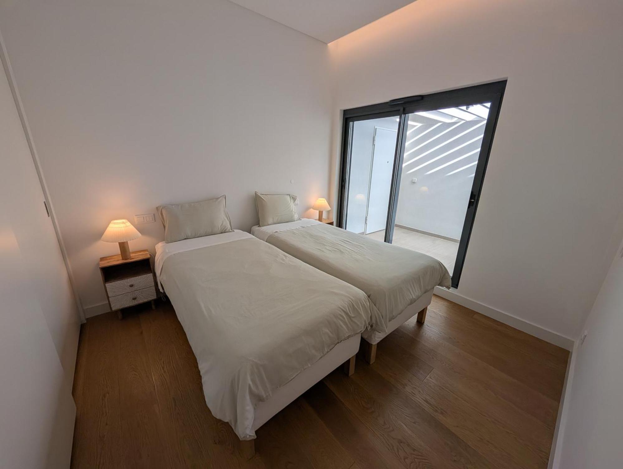 Apartment Breathtaking Oceanfront Living, Sunset Facing 3-bedroom Flat In Acqua Residences Funchal (Madeira)