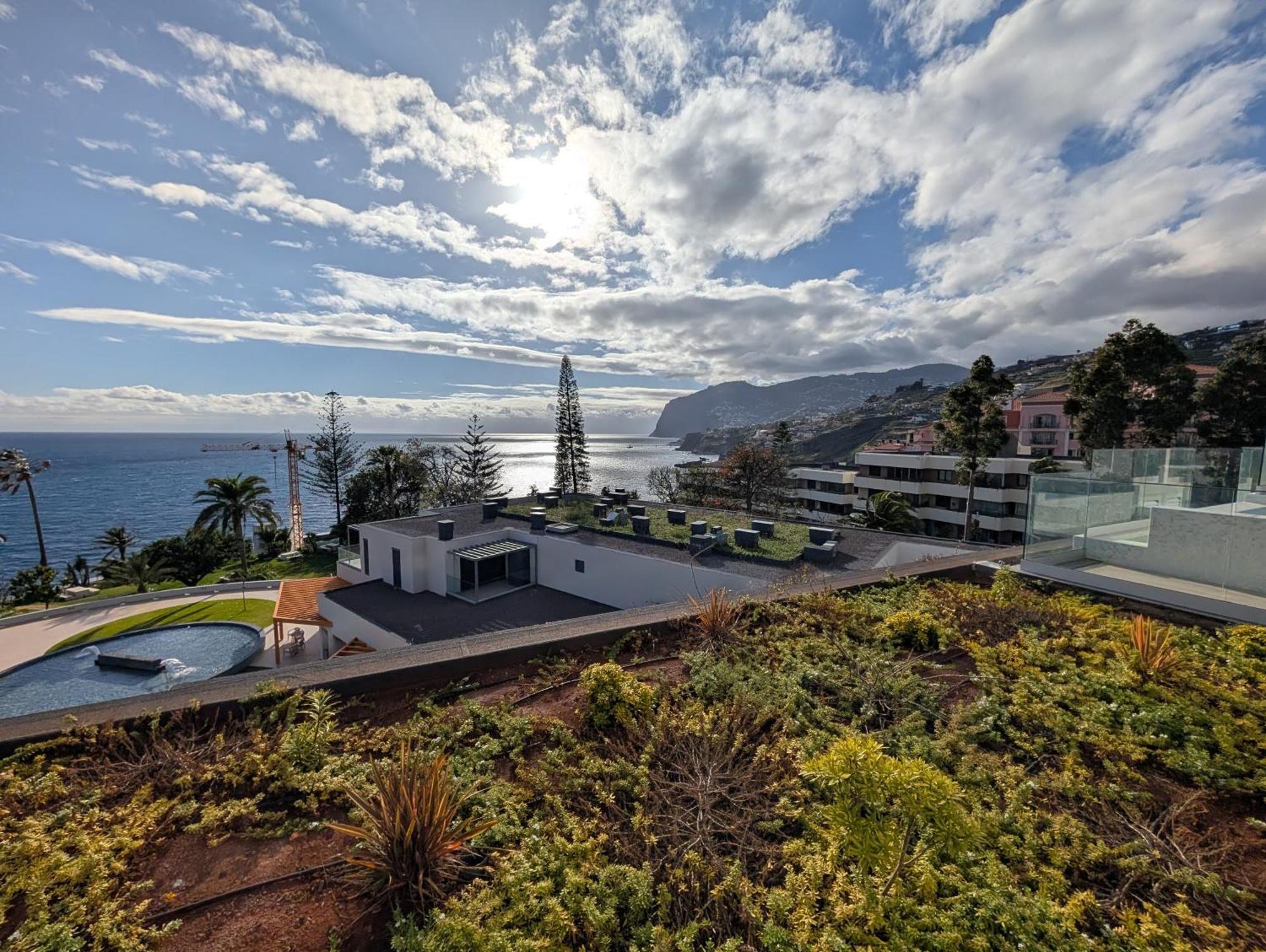 Apartment Breathtaking Oceanfront Living, Sunset Facing 3-bedroom Flat In Acqua Residences *