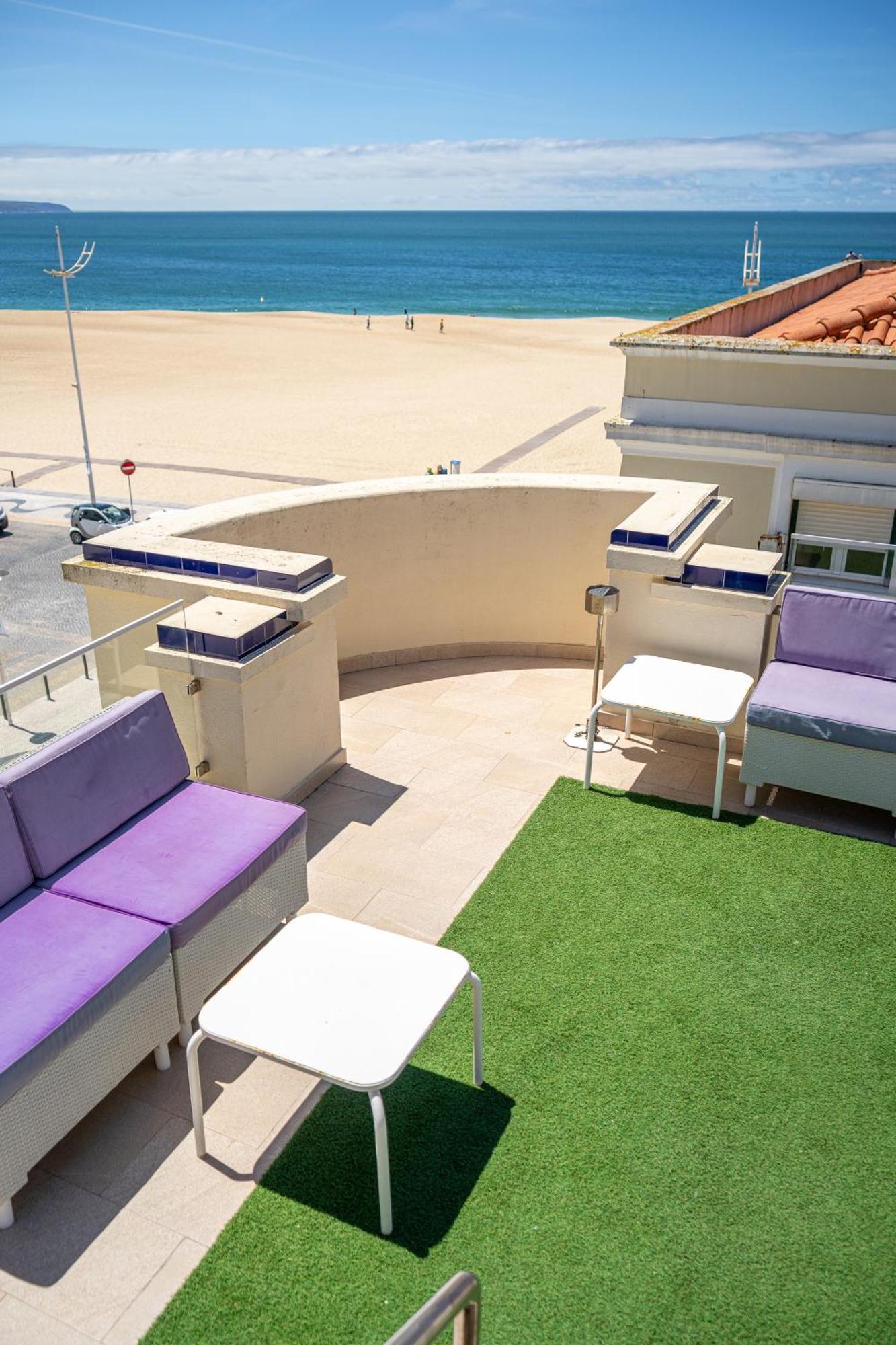 By The Sea - 3* Nazare