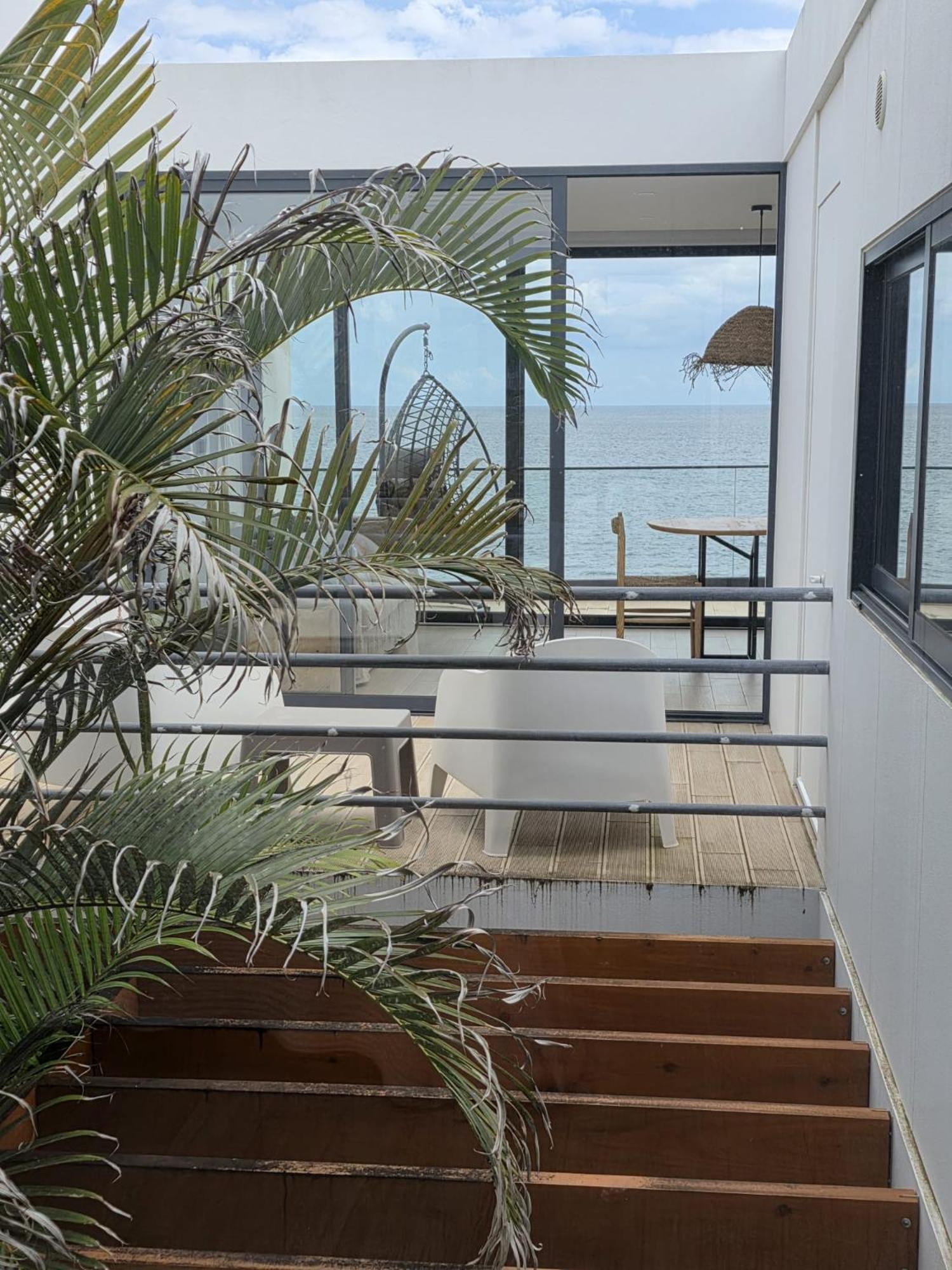 At Azores - Oasis House