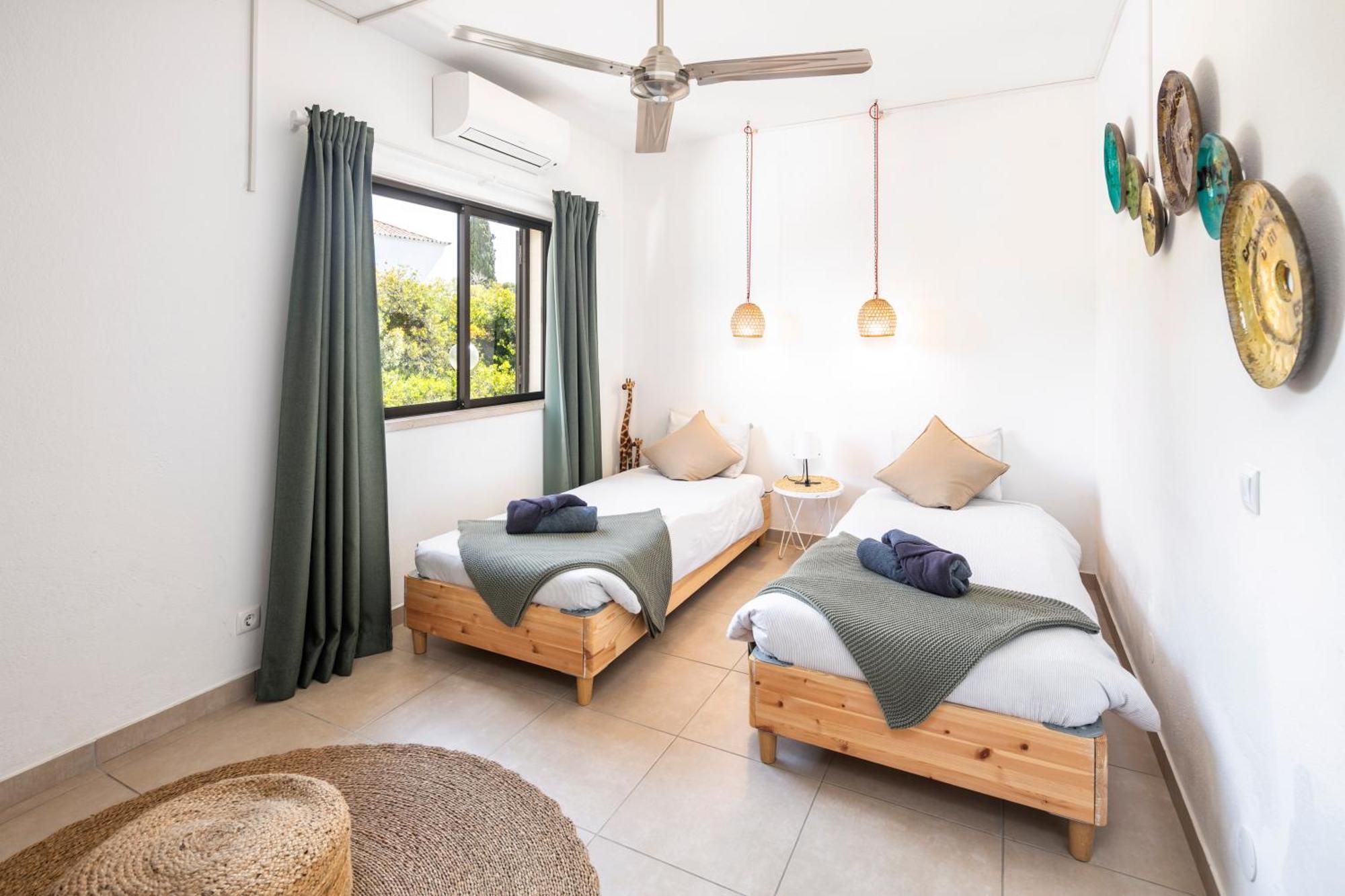 Apartment -spacious 2 Bedroom With Pool - Monte Dourado