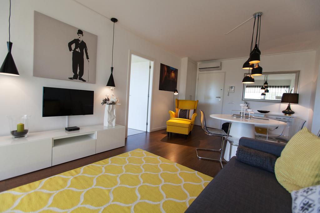 Charming With Terrace And Pool In * Lisboa