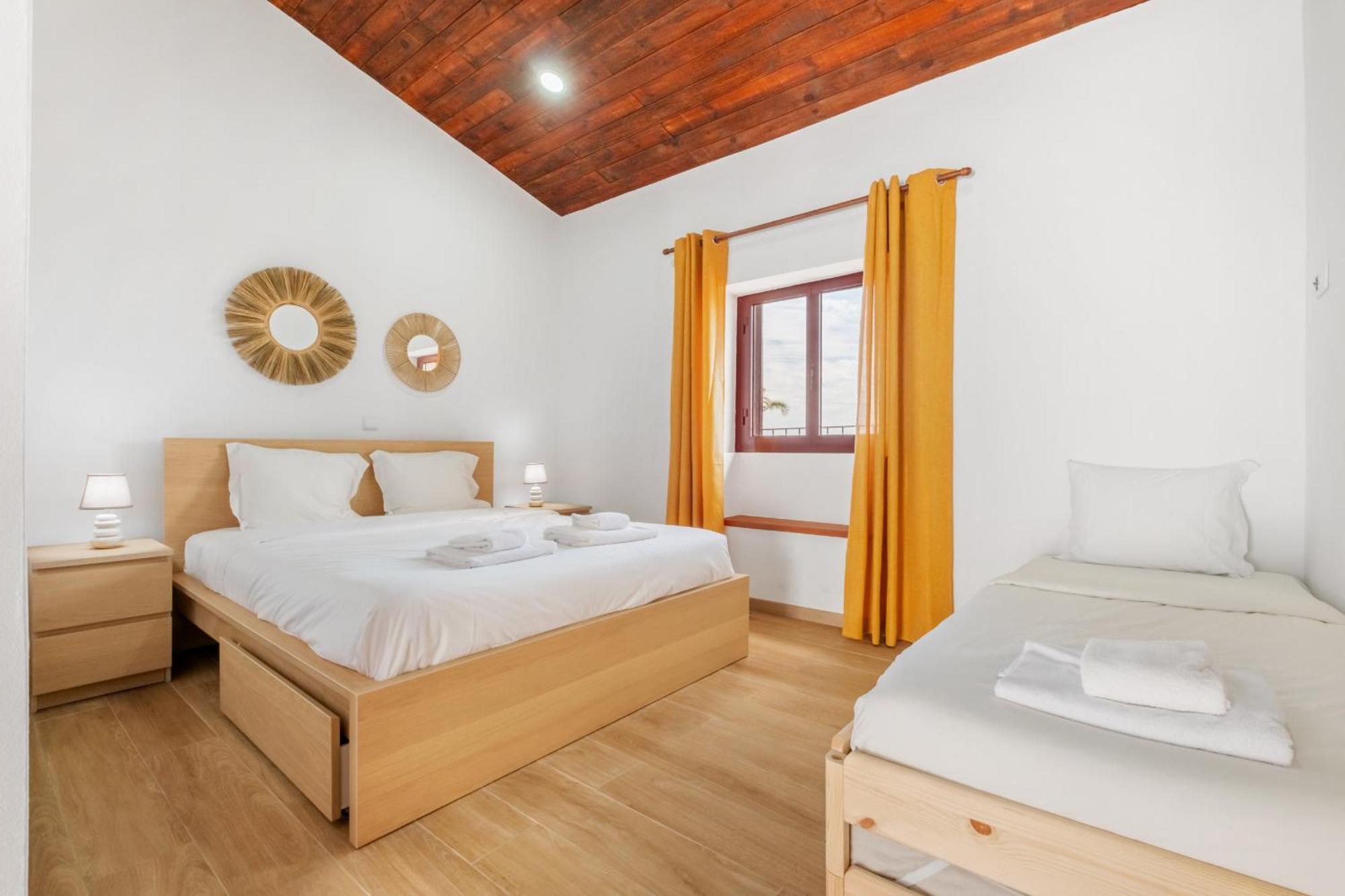 Casa Forno De Cal - By Wehost * Porto Santo