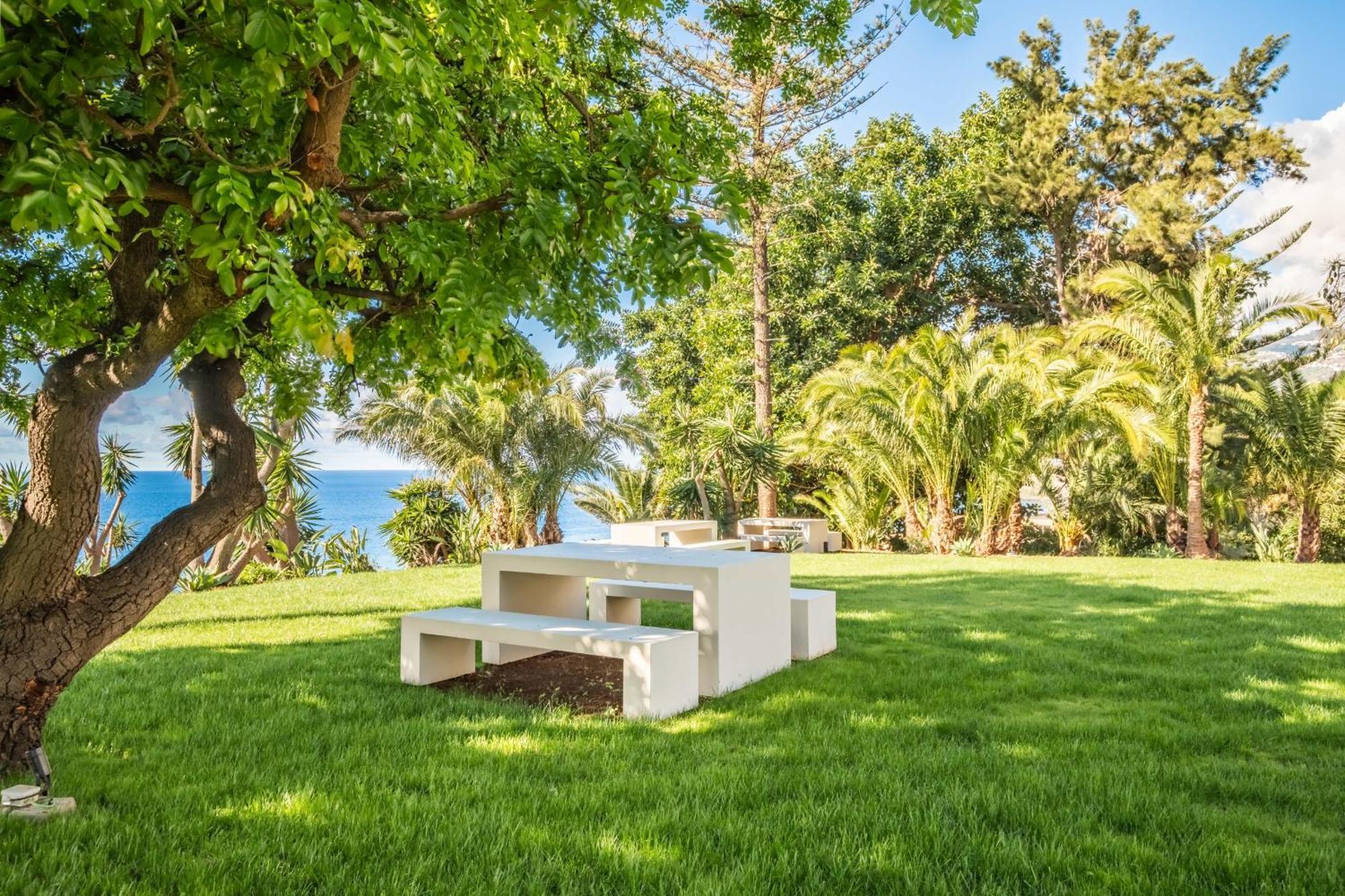 Ocean's Glow By Madeira Sun Travel Apartment