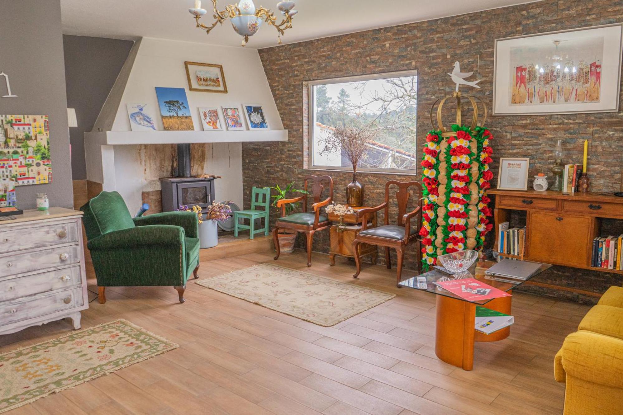Lameira Da Longra - Bohemian Artistic House Guest house