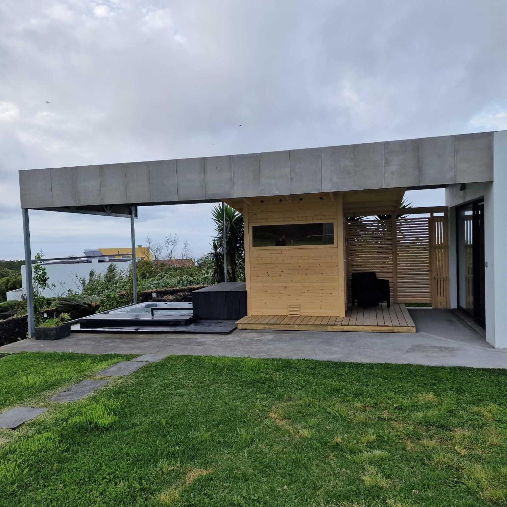 Vila Vicente Jacuzzi Sauna And Parking Villa Sao Vicente Ferreira