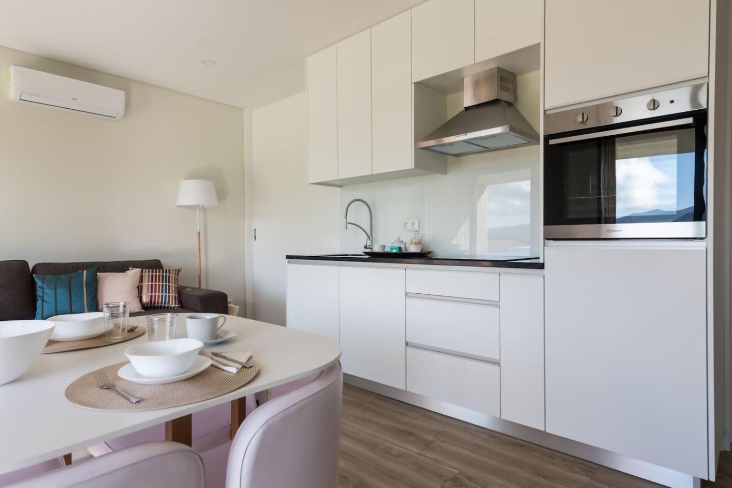 Vila Vicente Jacuzzi Sauna And Parking *