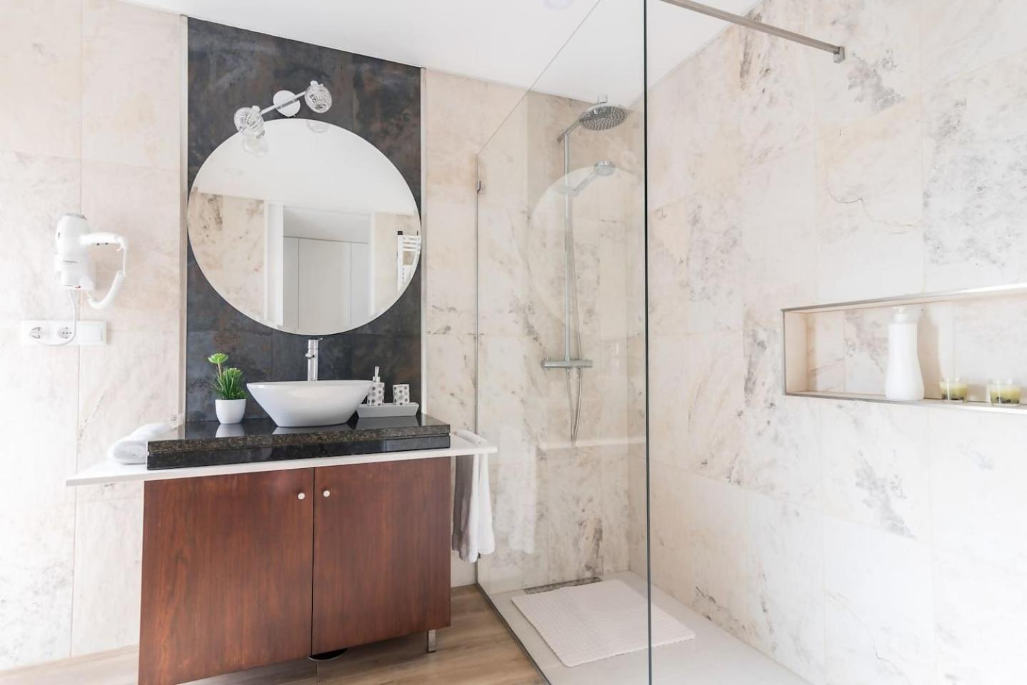 Villa Vila Vicente Jacuzzi Sauna And Parking