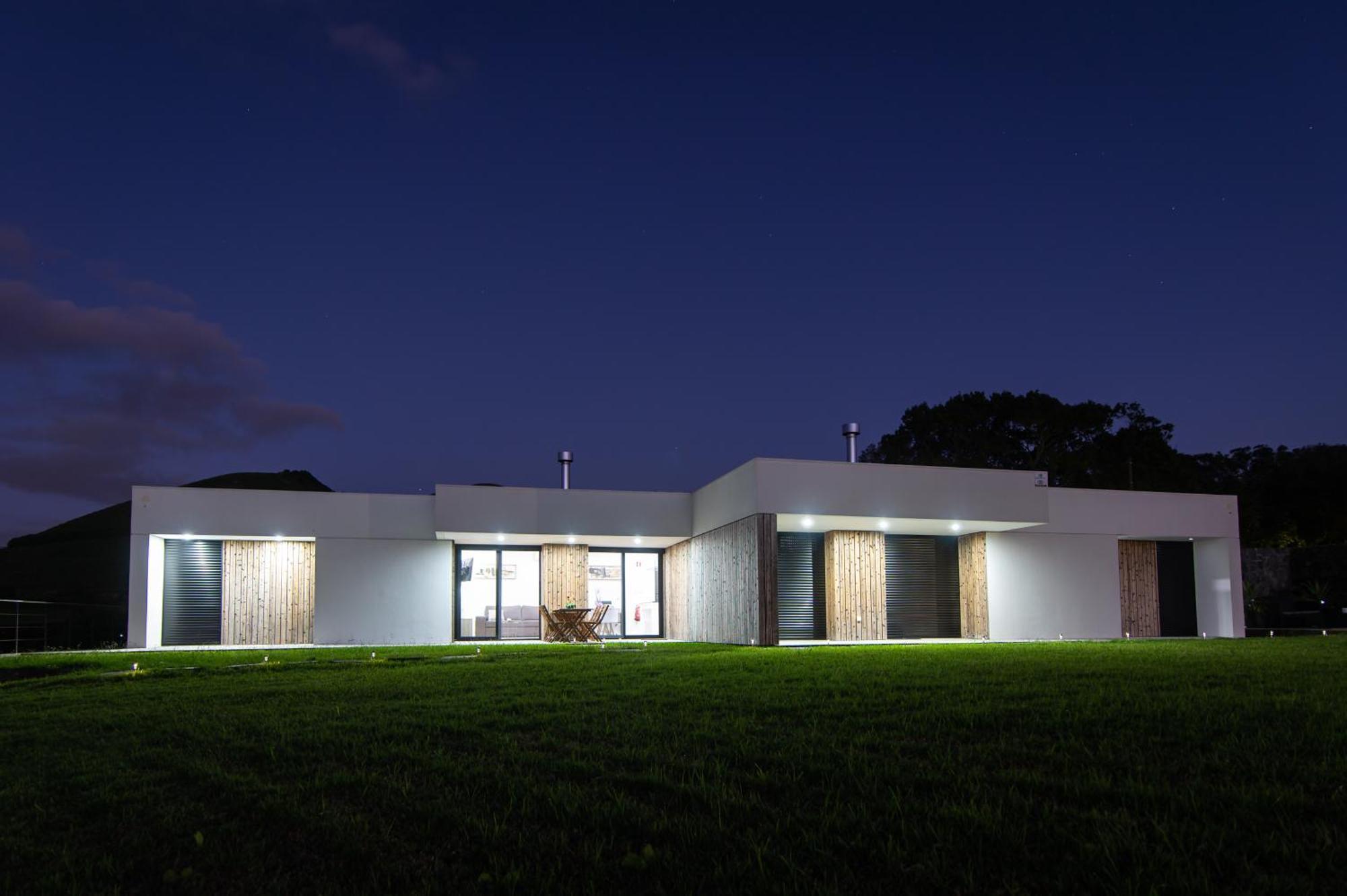Villa Vila Vicente Jacuzzi Sauna And Parking Sao Vicente Ferreira