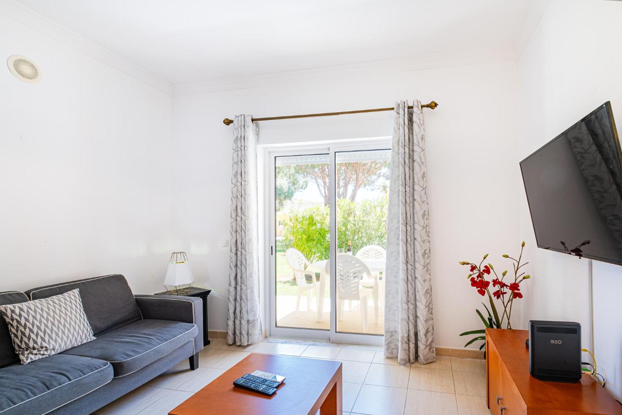 Pool&beach In Encosta De Sao Jose Apartment