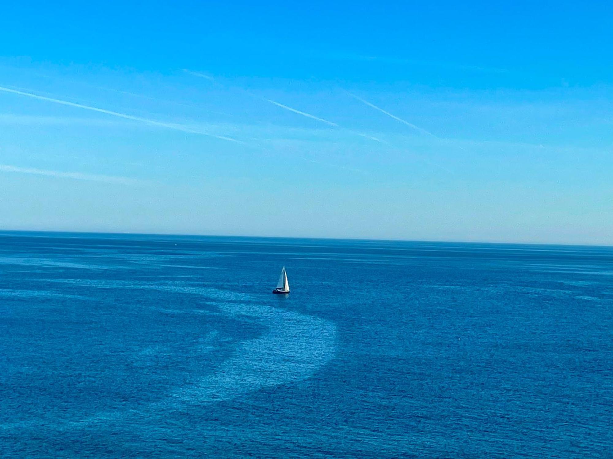O Som Ondas - Vista Soberba De Mar Sesimbra