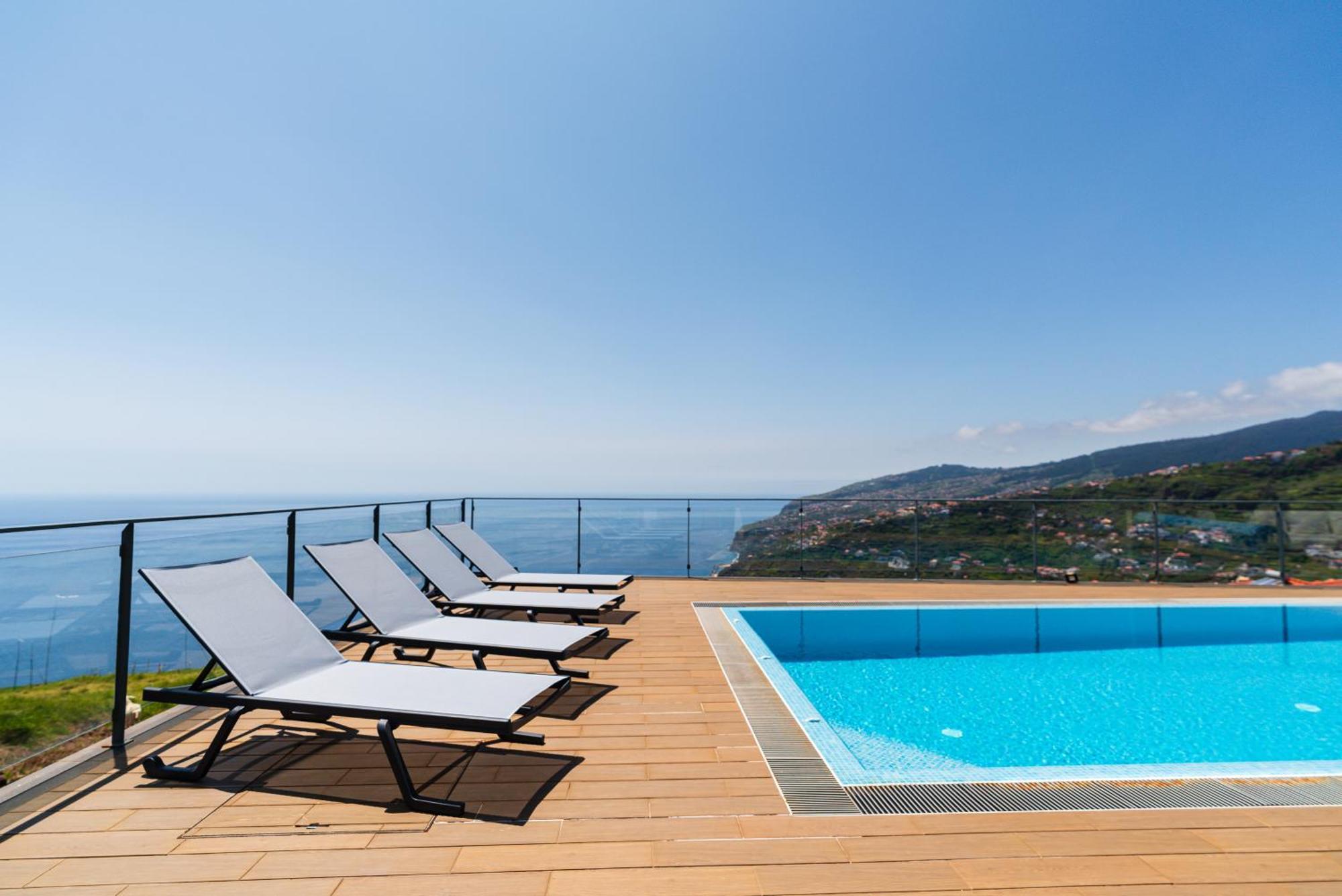 Valley View-villa With Heated Pool And Sauna