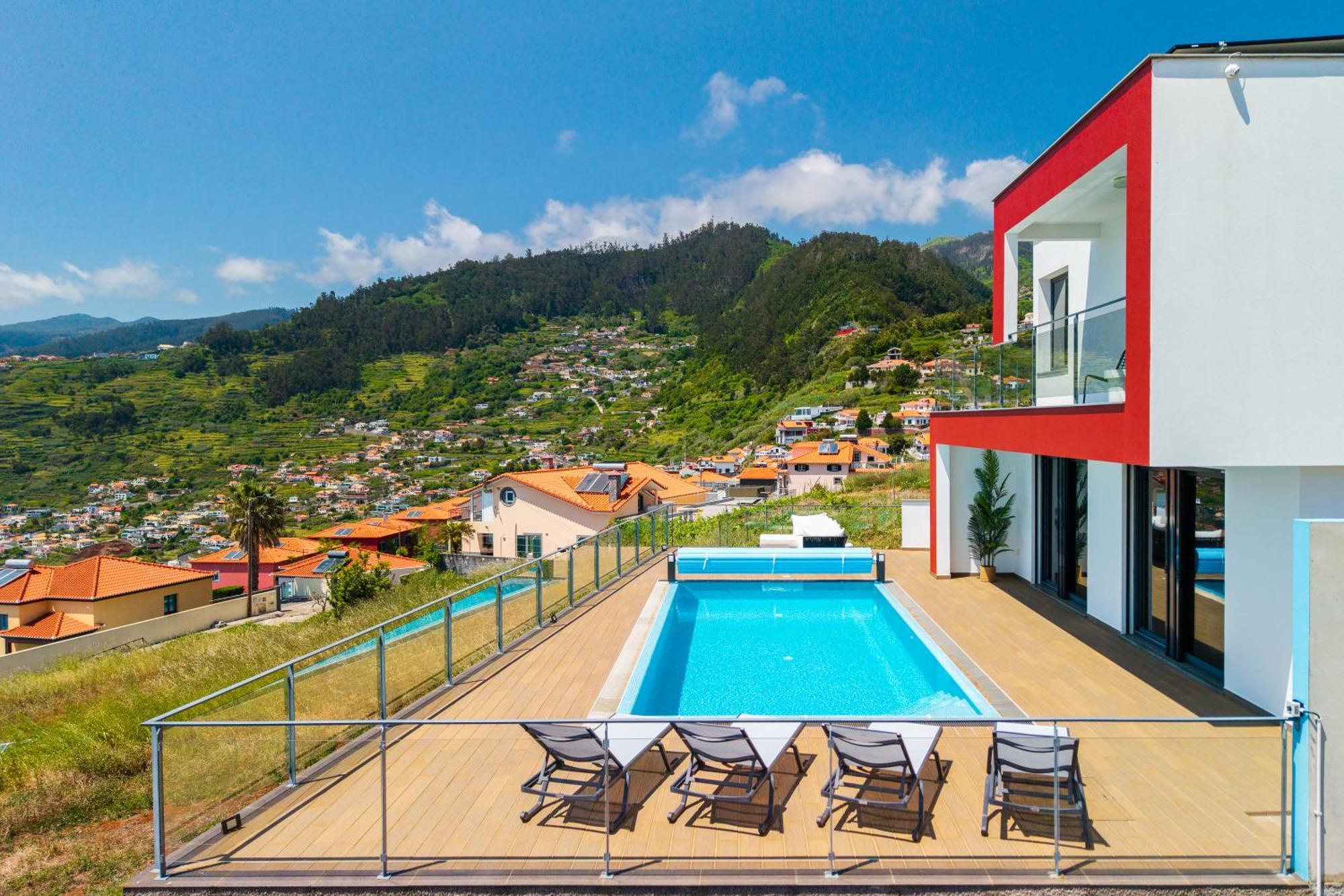 Valley View-villa With Heated Pool And Sauna Villa