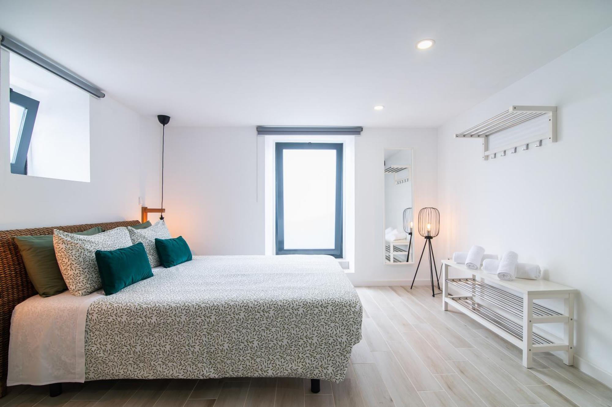 Azores Black Mountain House, Estudio E T2 Ilha Do Pico * Sao Roque do Pico