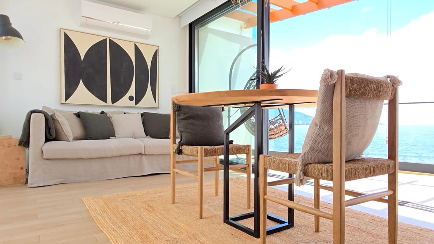 At Azores - Oasis House * Sao Roque (Sao Miguel)