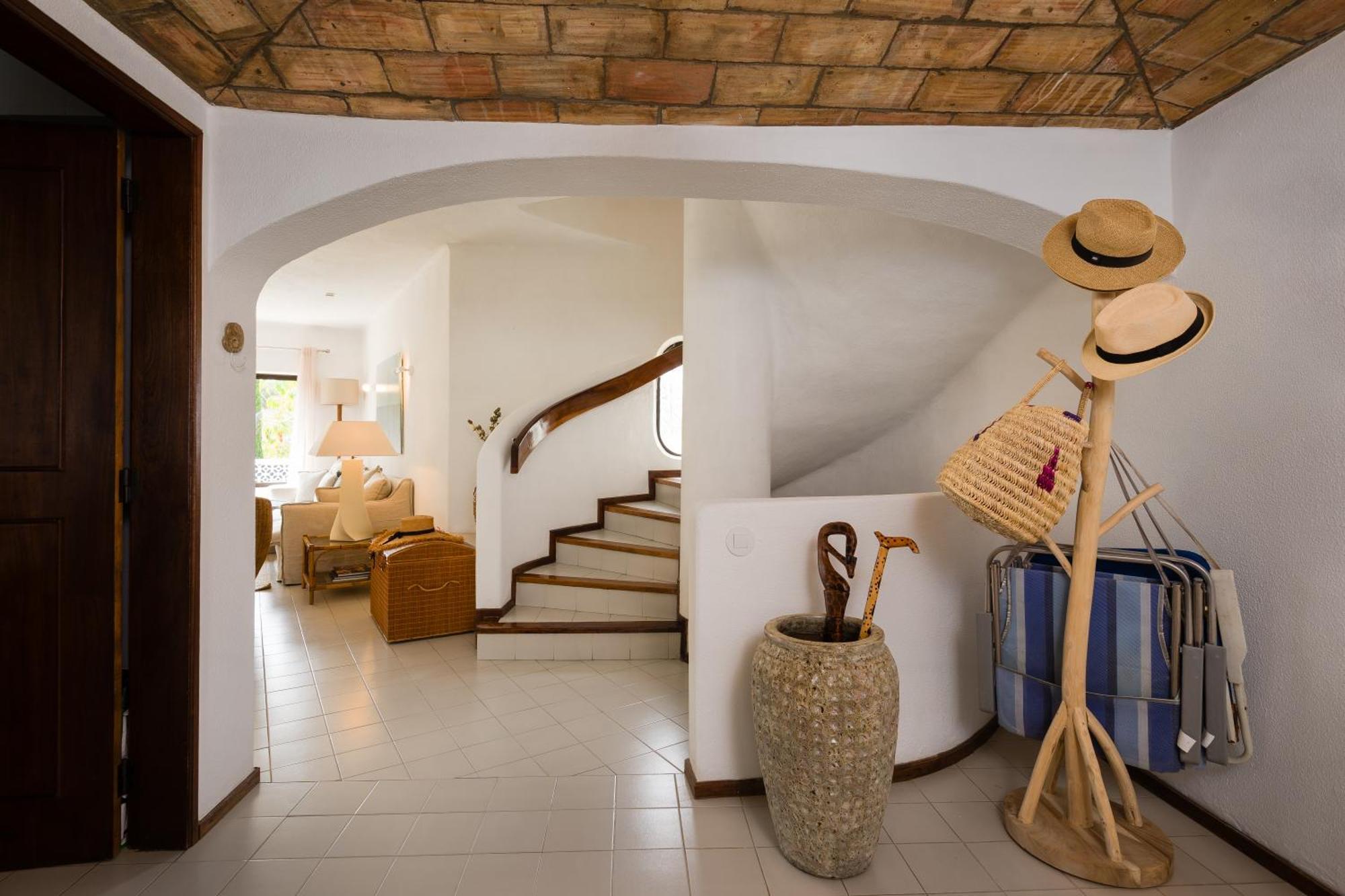 Clifftop - Pool, Private Terrace, Garden & Paddle Boards Villa *