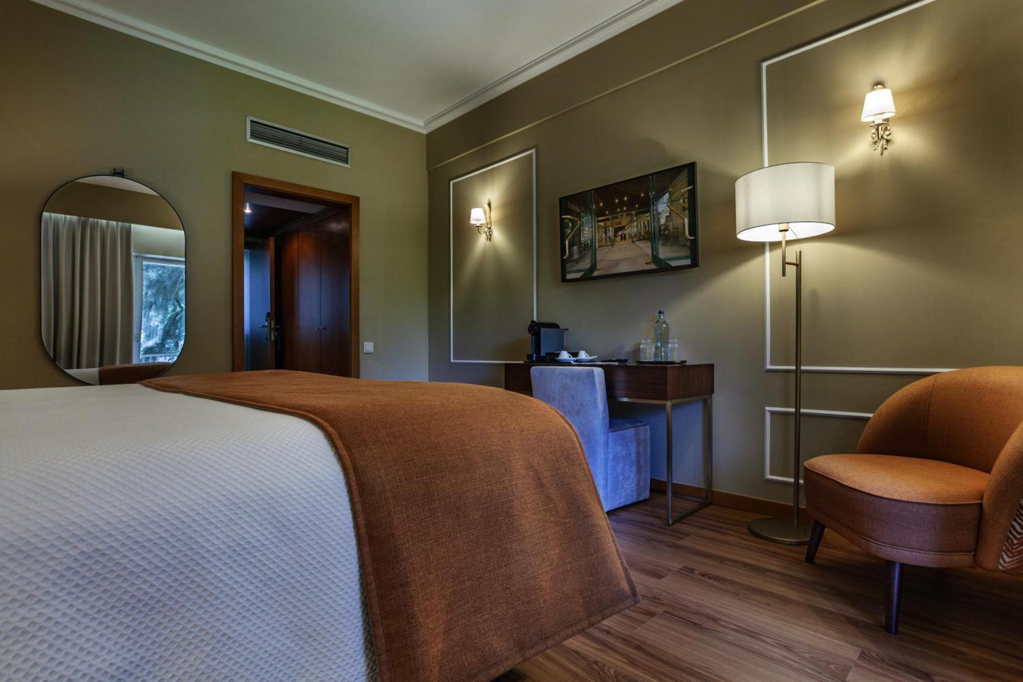 Hotel Grao Vasco - Historic And 4*