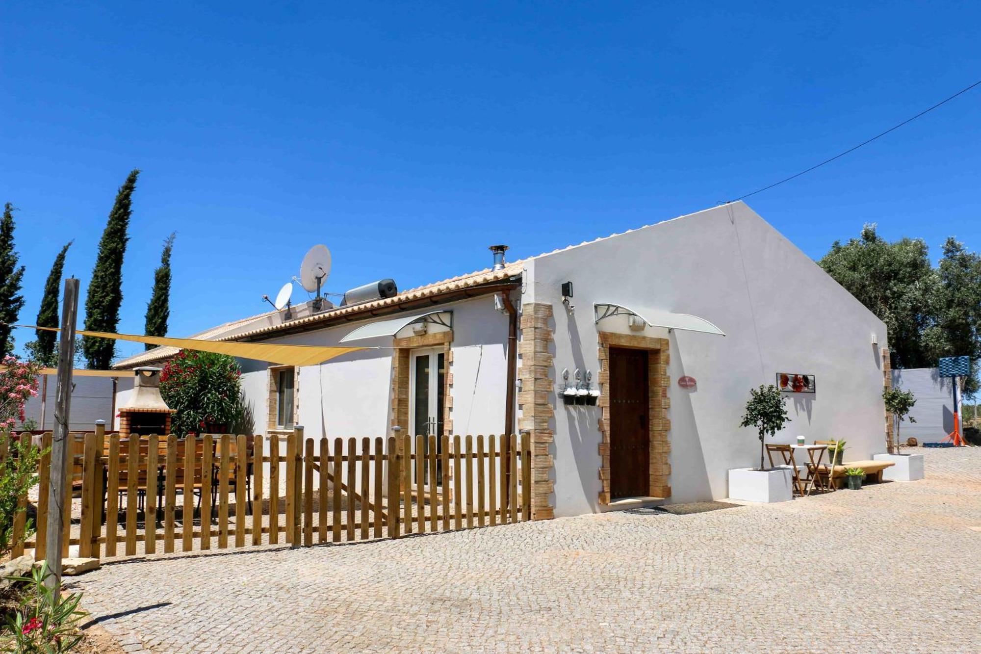 Quinta Dos Vales Wine Estate