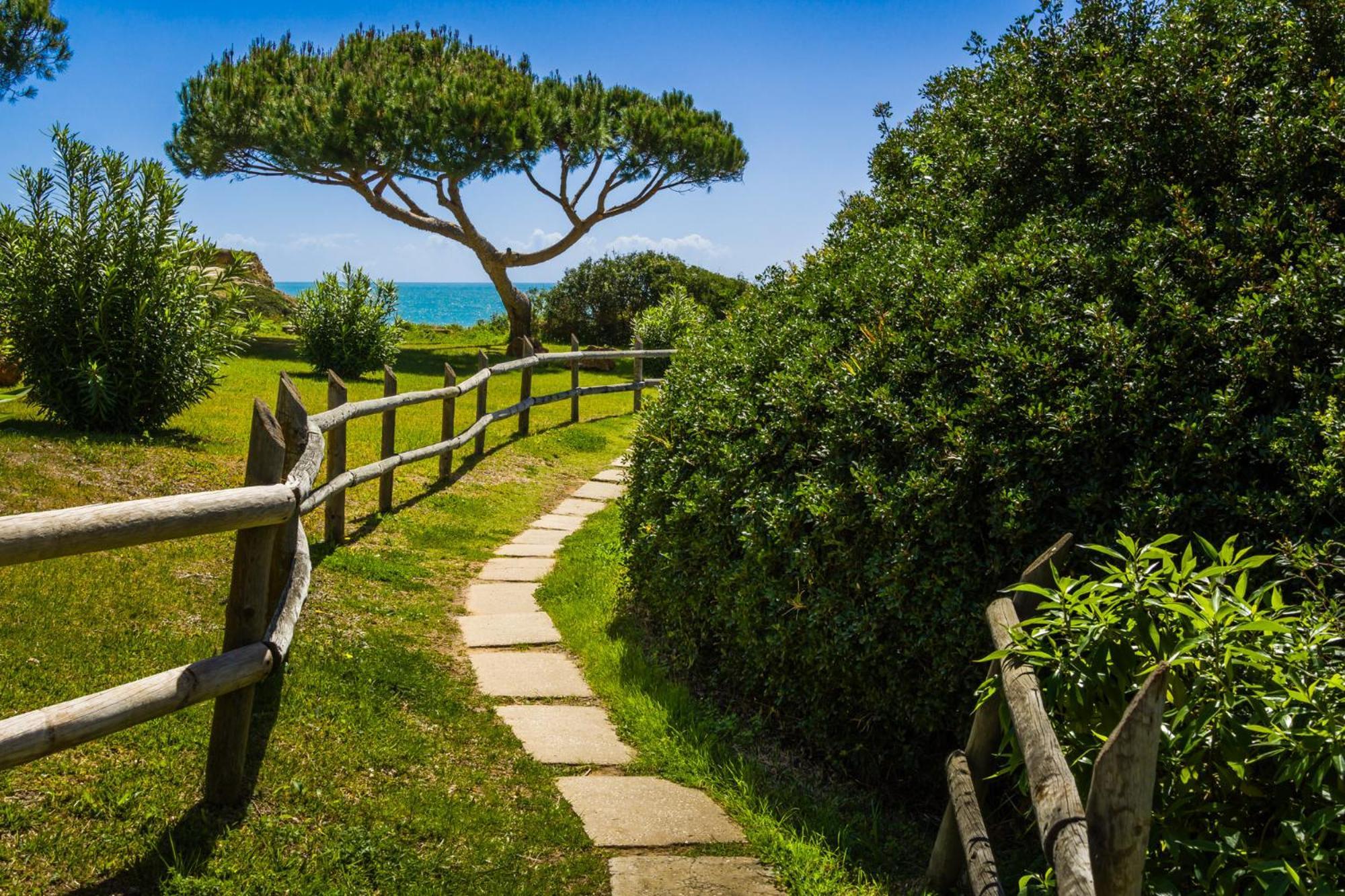 Clifftop - Pool, Private Terrace, Garden & Paddle Boards * Porches (Algarve)