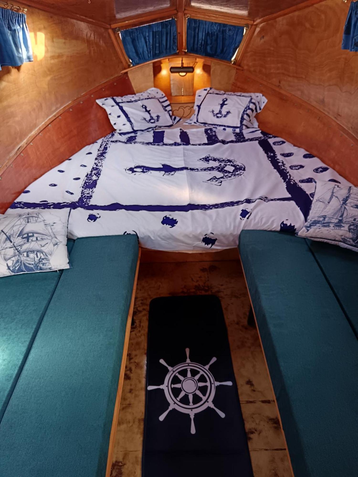 Botel The Boat Ovar