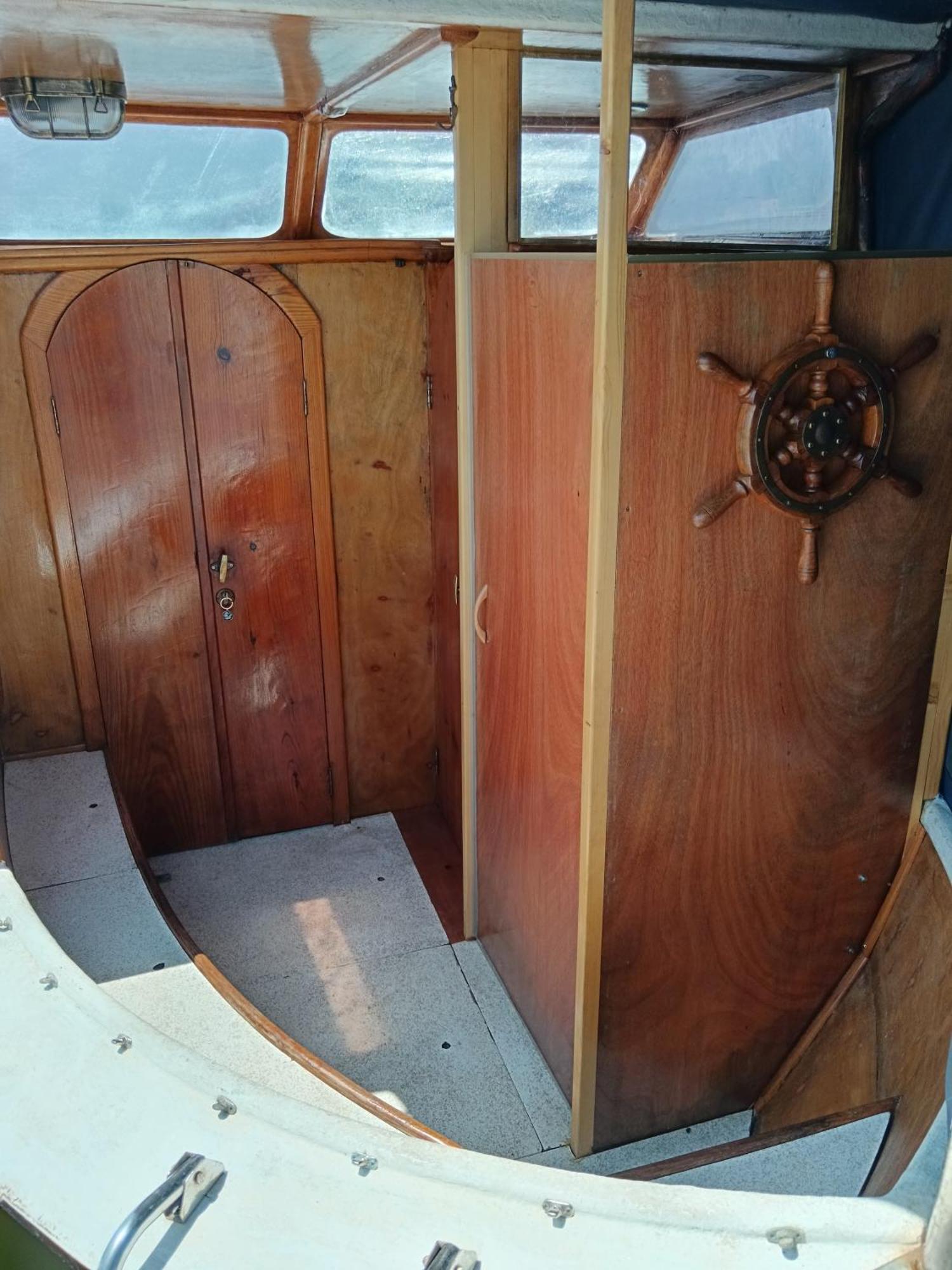 Botel The Boat
