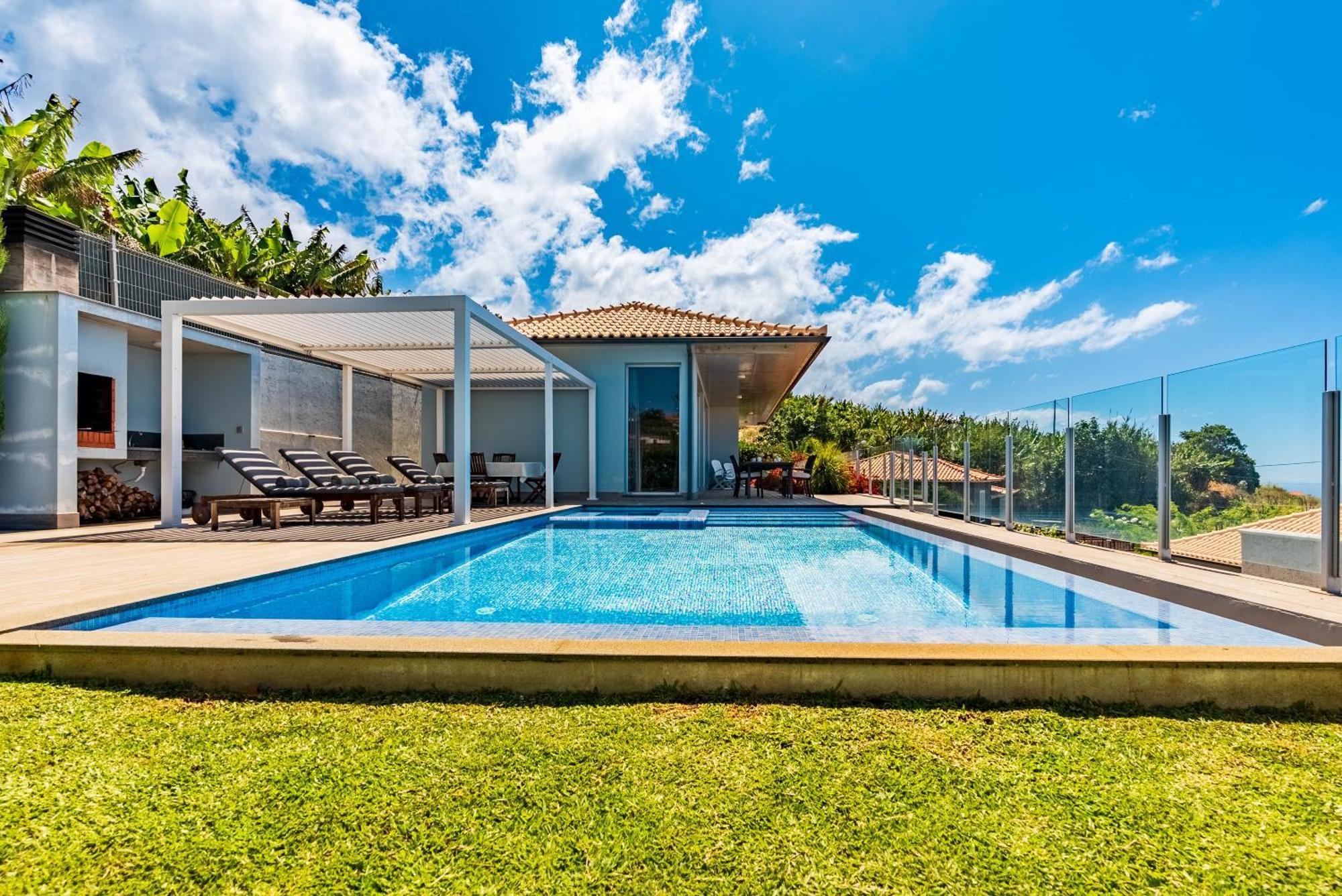 Pinheira Iv -heated Swimming Pool And Jacuzzi * Calheta (Madeira)