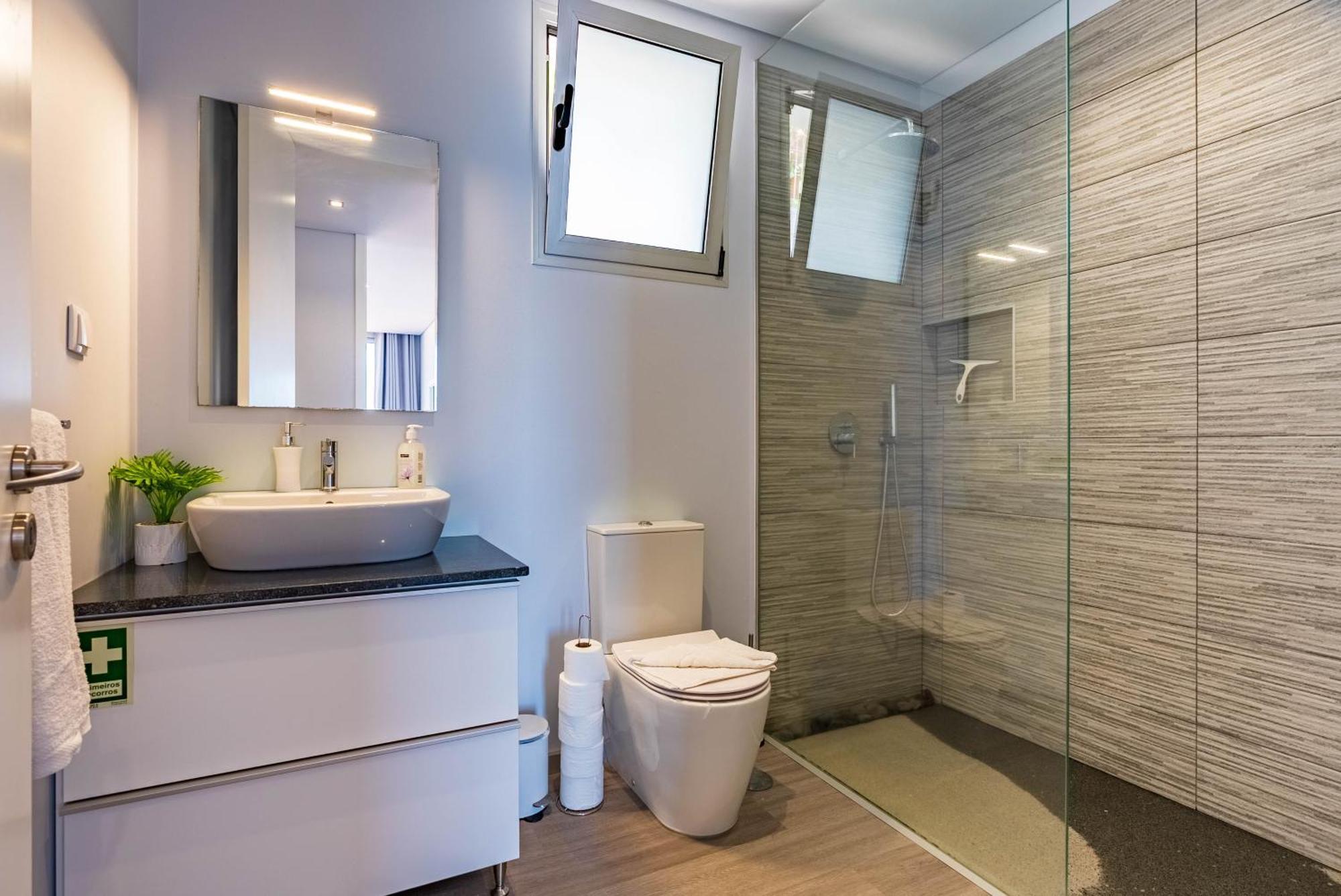 Pinheira Iv -heated Swimming Pool And Jacuzzi Villa Calheta (Madeira)