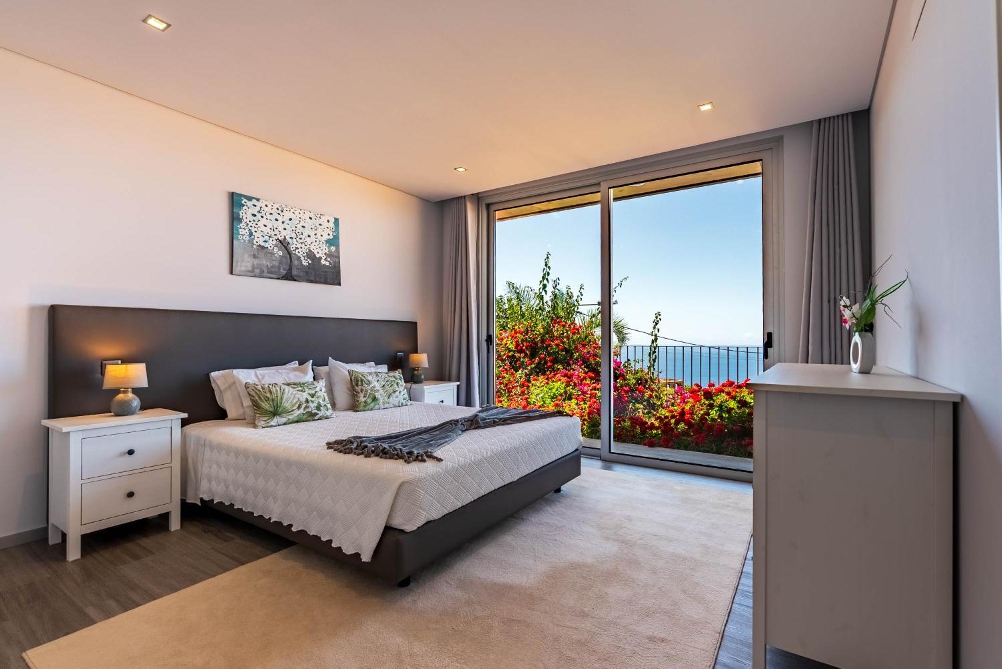 Villa Pinheira Iv -heated Swimming Pool And Jacuzzi Calheta (Madeira)