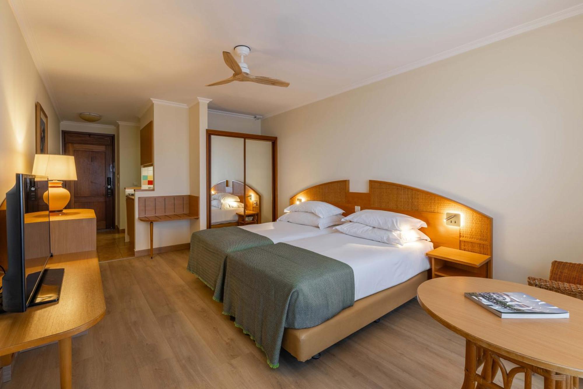 Hotel Pestana Ocean Bay 4*
