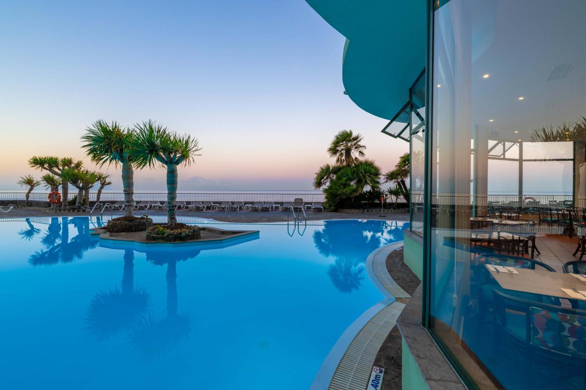 Pestana Ocean Bay Hotel 4*