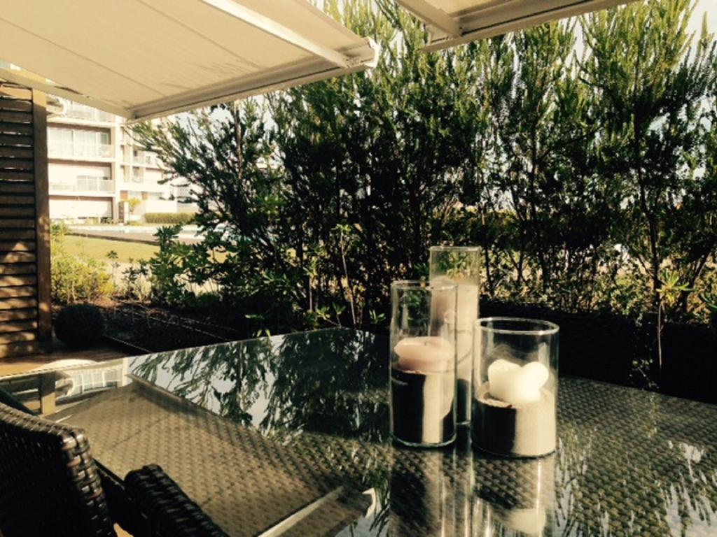 Charming With Terrace And Pool In Appartement *