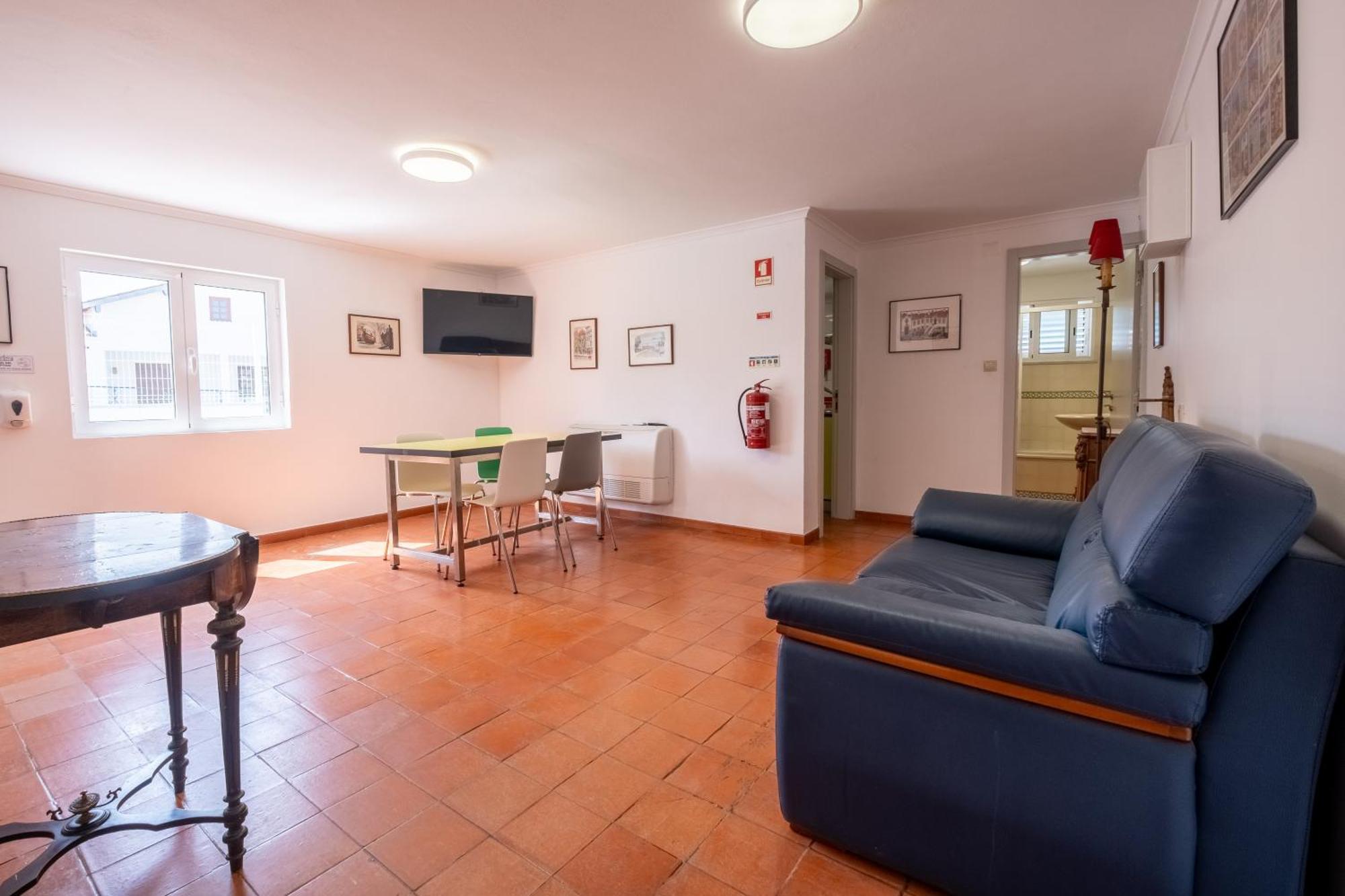 Montes - Exclusive & Prime Location * Coja