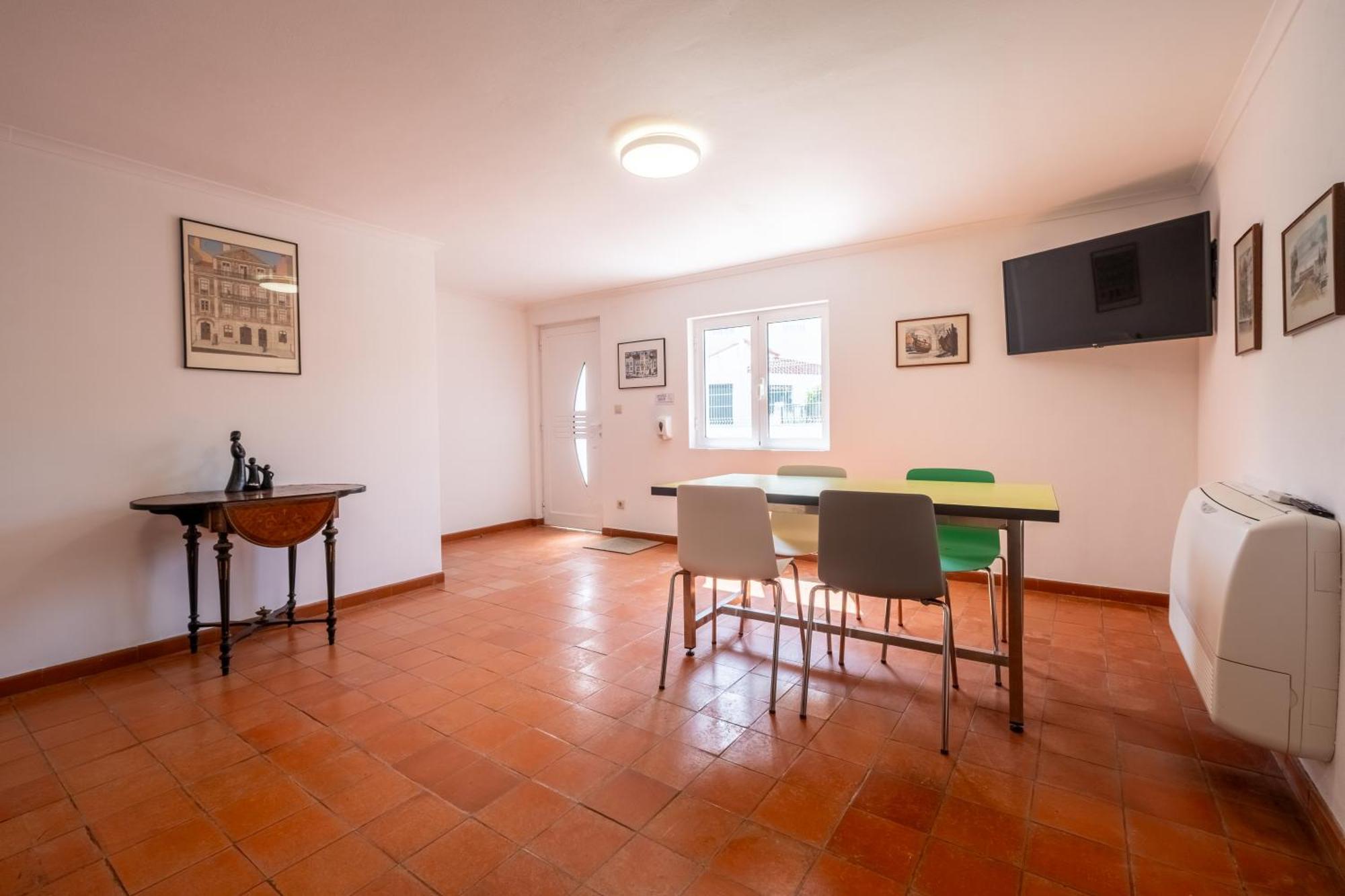 Montes - Exclusive & Prime Location