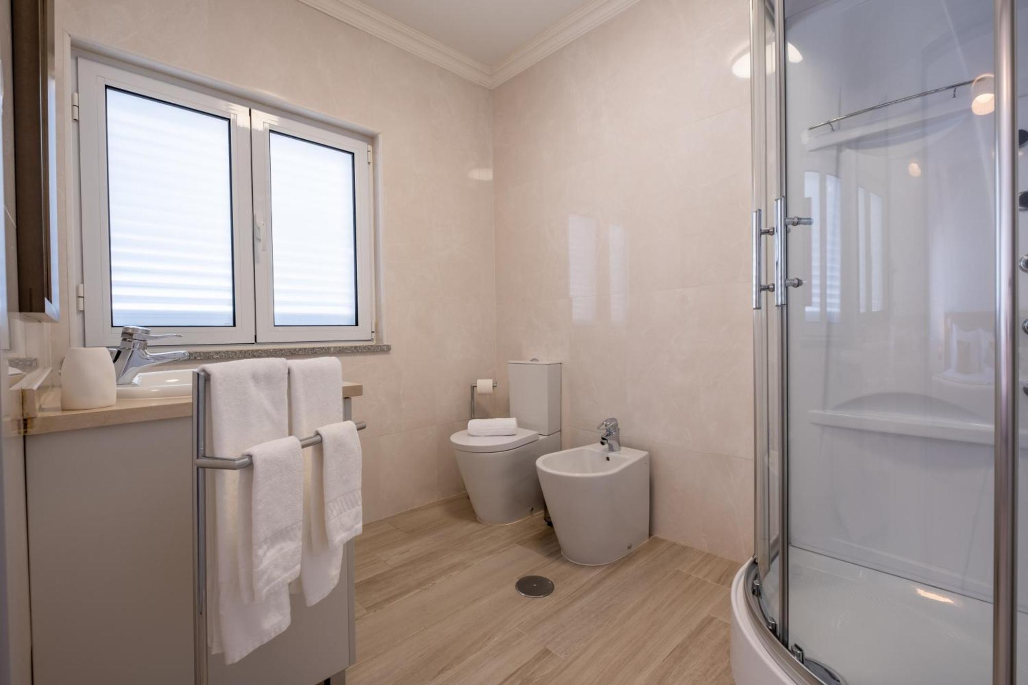 Montes - Exclusive & Prime Location * Coja