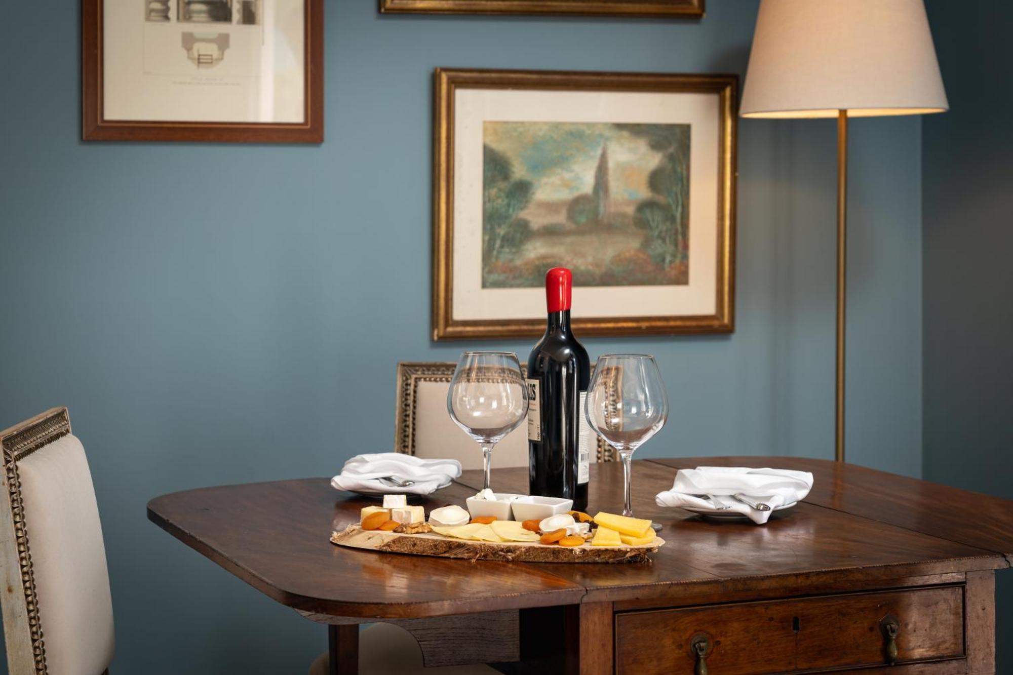 Longevity Senses - Boutique - Adults Only Cascais