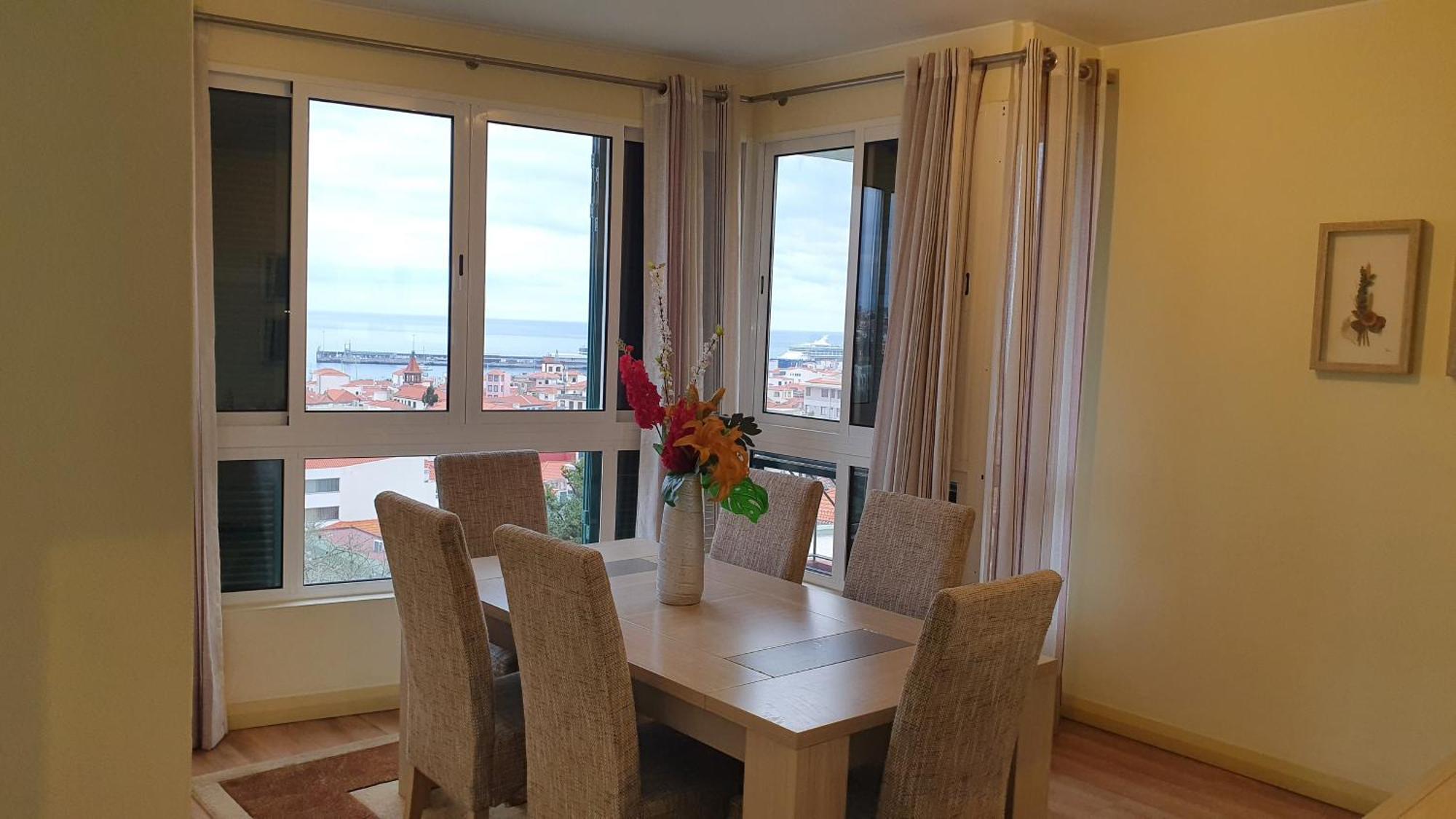 Marina View With Parking Free Apartment