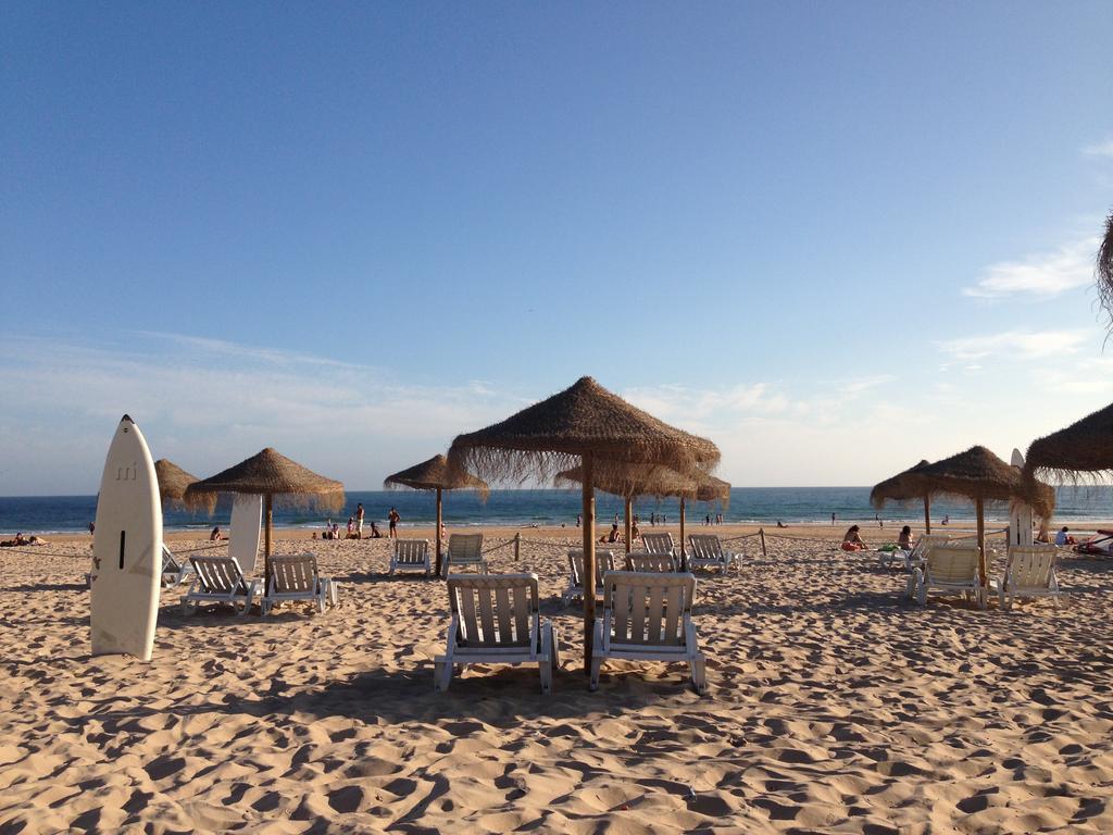 Carcavelos Surf House Bed & Breakfast 2*
