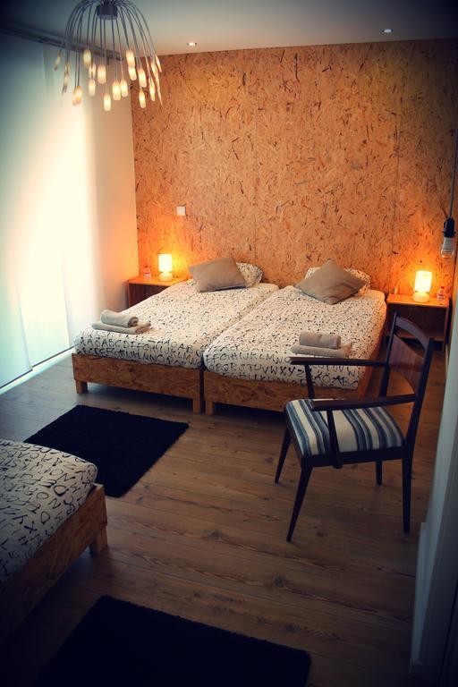 Nineteen Apartment *