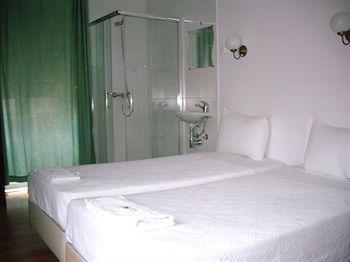 Acomodação com café da manhã  Residencial Camoes