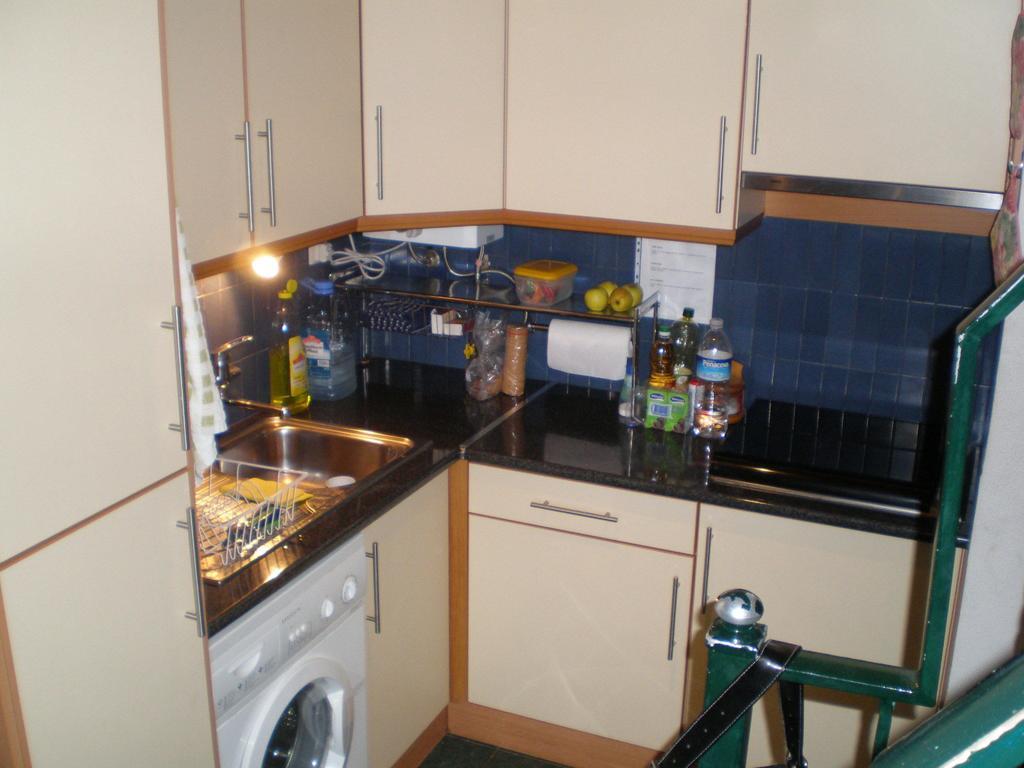 Apartment@albufeira With Pool And Near The Strip Appartement