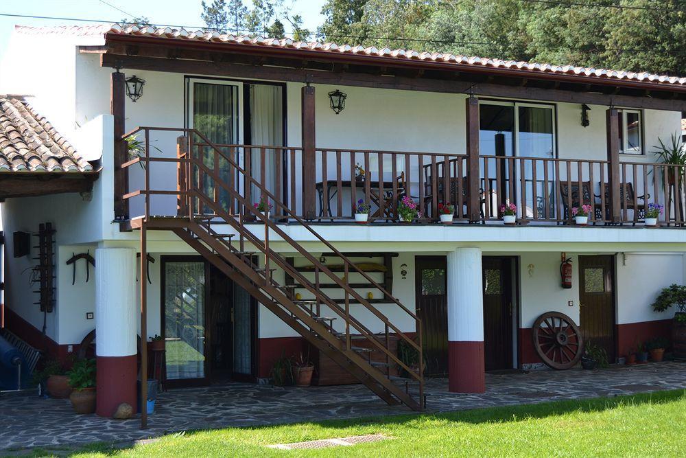 Quintal De Alem Do Ribeiro-turismo Rural Lousa (Central Portugal)