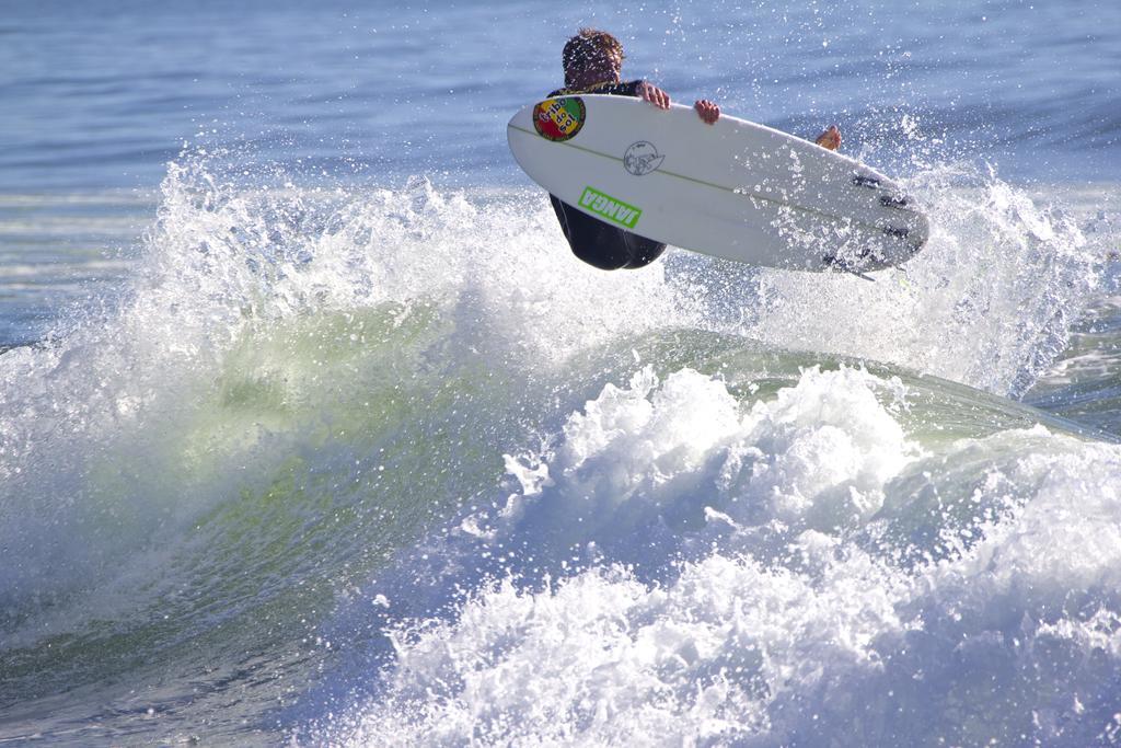 Hostel Oporto Surf Camp *