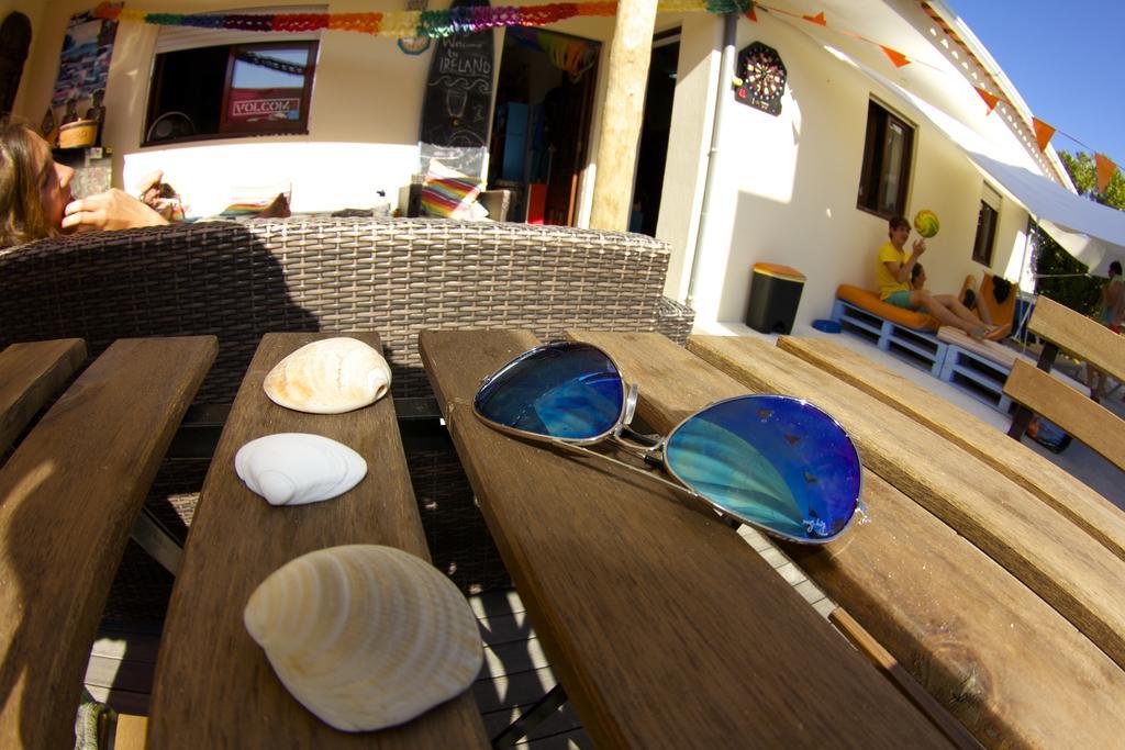Hostel Oporto Surf Camp *