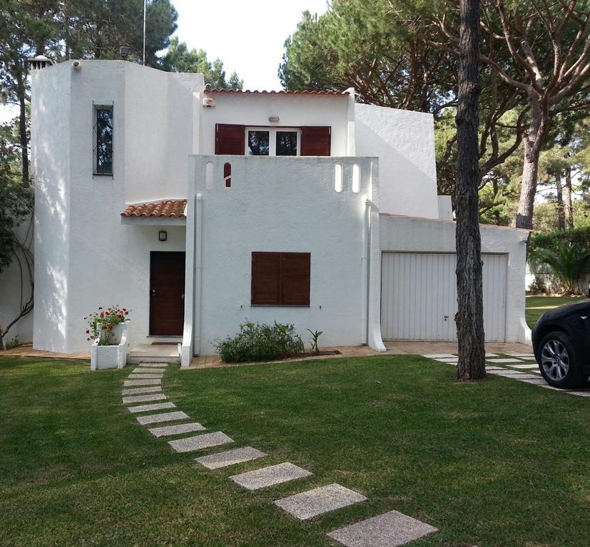 Villapinheiros Villa *