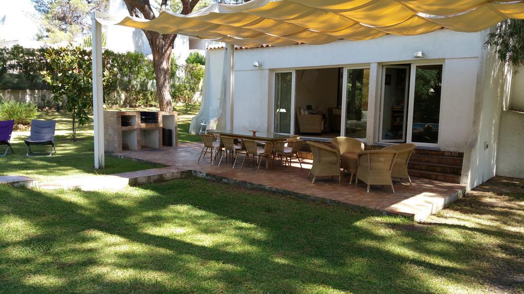 Villapinheiros Villa *
