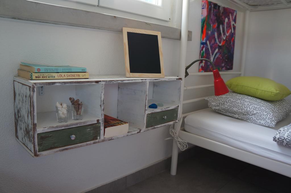 Pura Vida Beach Hostel Praia da Lourinha