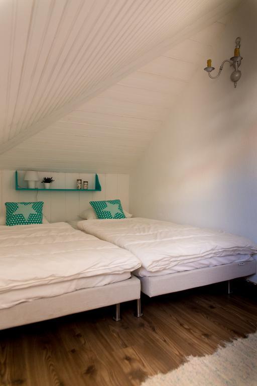 Pura Vida Beach Hostel